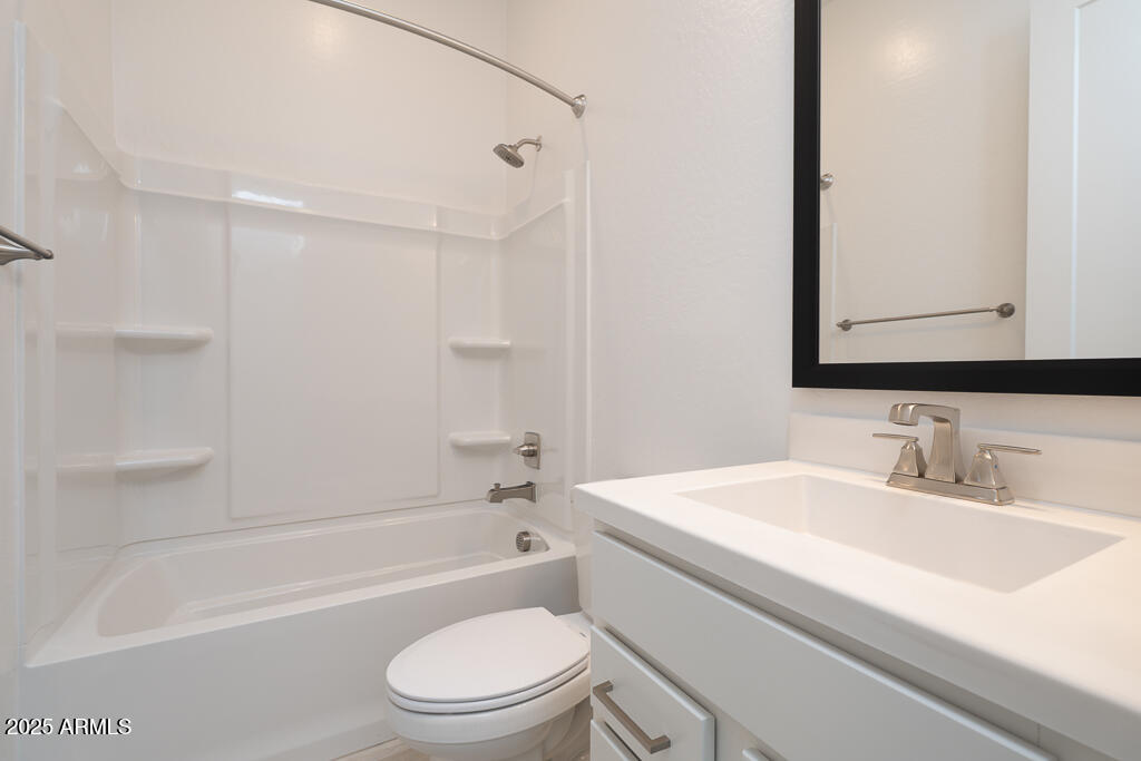 3634 West Mineral Road Laveen, AZ 85339 - Photo 27 of 36 Tri Pointe Whispering Hills 19 - Bathroo