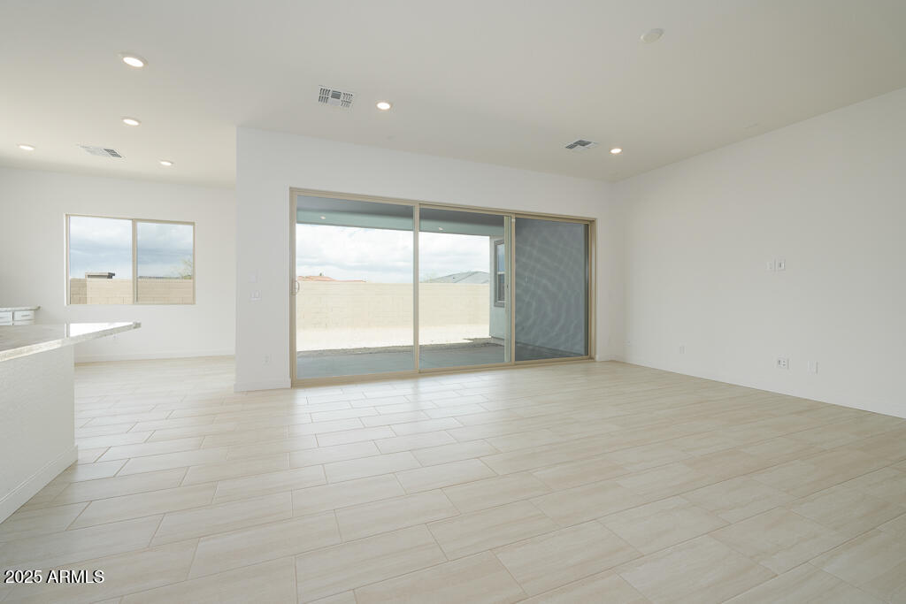 3634 West Mineral Road Laveen, AZ 85339 - Photo 8 of 36 Tri Pointe Whispering Hills 19 - Great R