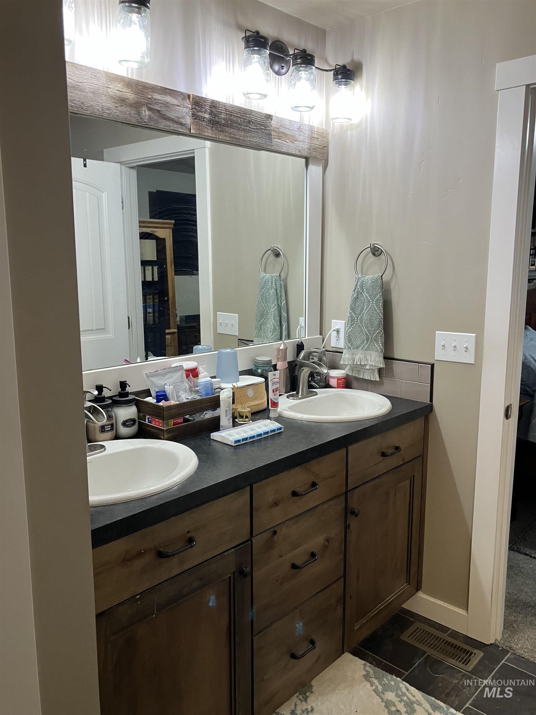 1570 Rome Avenue Emmett, ID 83617 - Photo 19 of 44