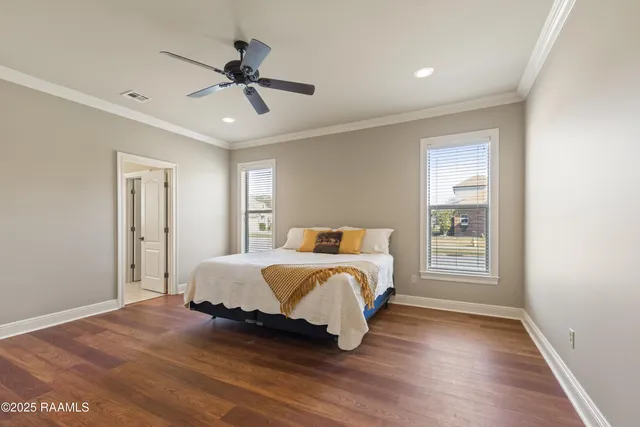 $395,000 | 100 Hollow Green Drive, Lafayette, LA 70508