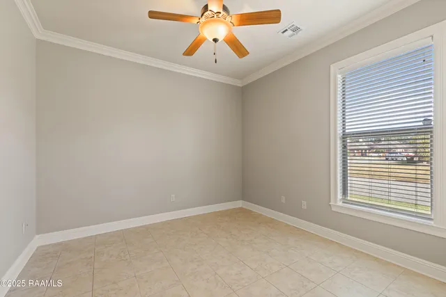 $395,000 | 100 Hollow Green Drive, Lafayette, LA 70508