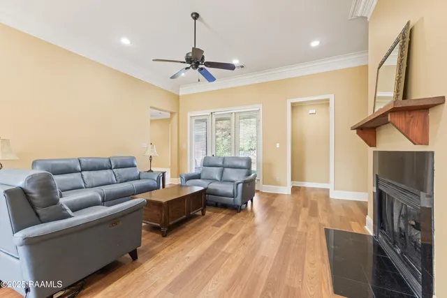 $395,000 | 100 Hollow Green Drive, Lafayette, LA 70508