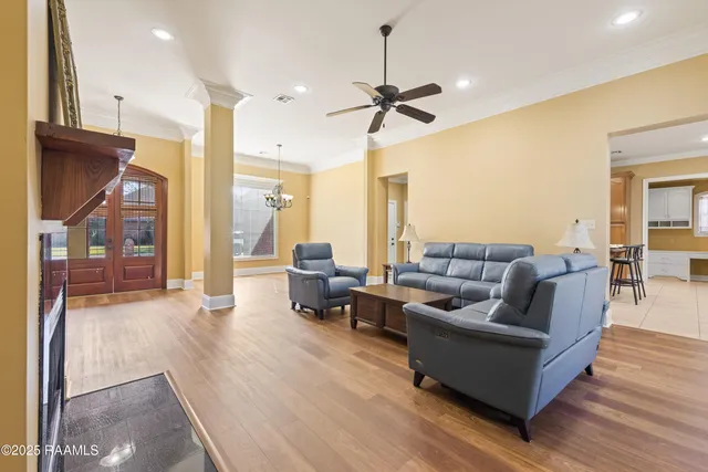 $395,000 | 100 Hollow Green Drive, Lafayette, LA 70508