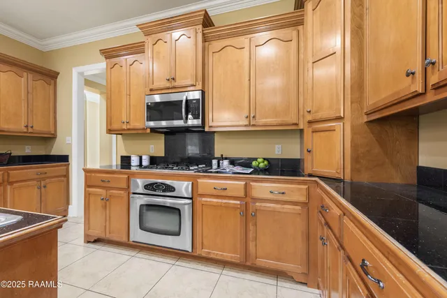 $395,000 | 100 Hollow Green Drive, Lafayette, LA 70508