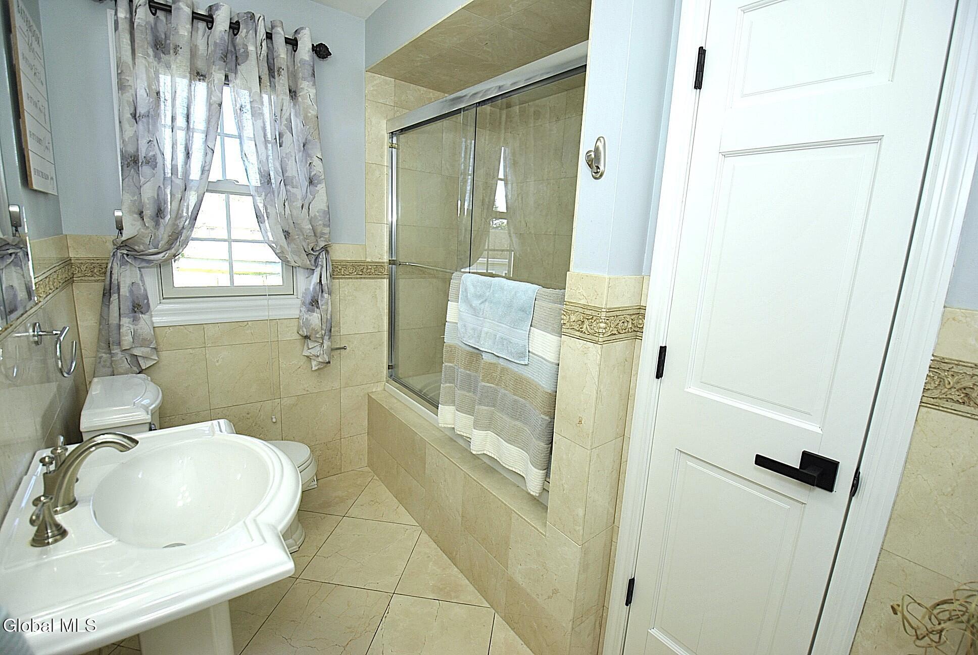 7 Adare Road Troy, NY 12180 - Photo 23 of 52 _DSC0909-00