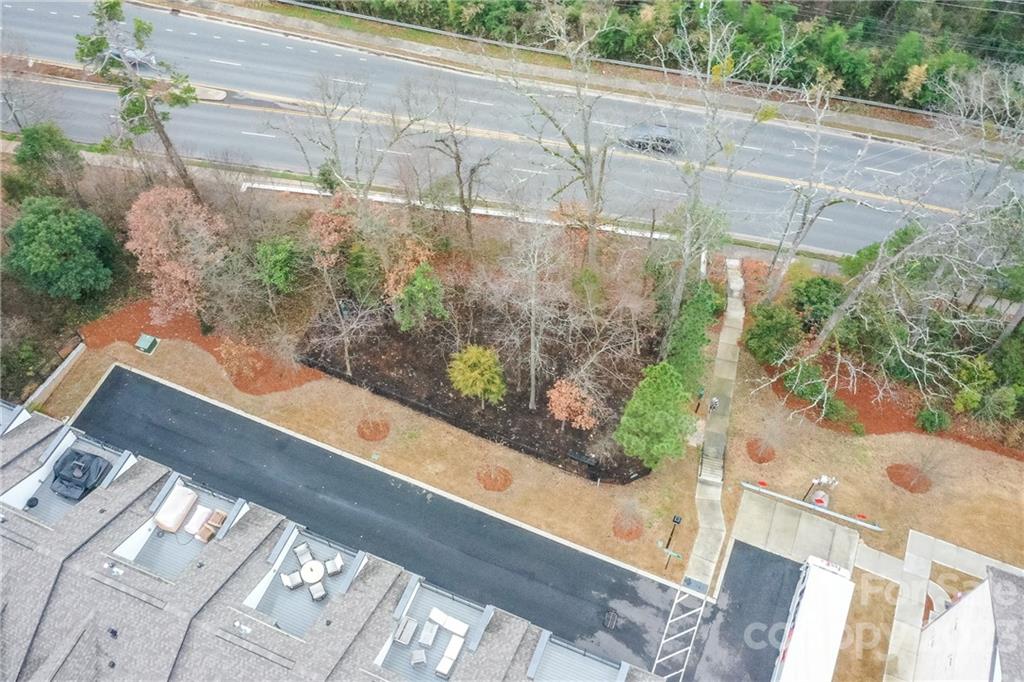 511 Upper Stone Circle Charlotte, NC 28211 - Photo 32 of 32 a view of a yard from a balcony