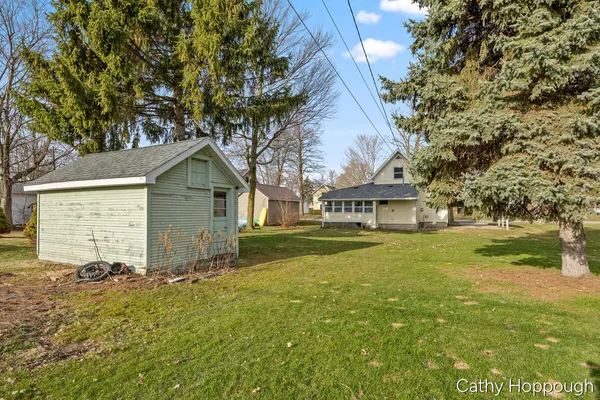 $175,000 | 824 5th Avenue, Lake Odessa, MI 48849
