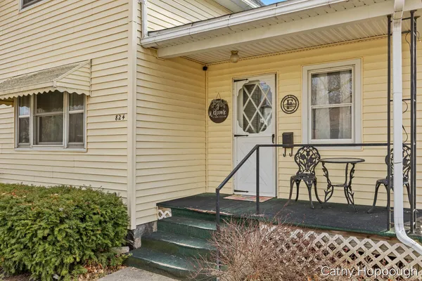 $175,000 | 824 5th Avenue, Lake Odessa, MI 48849