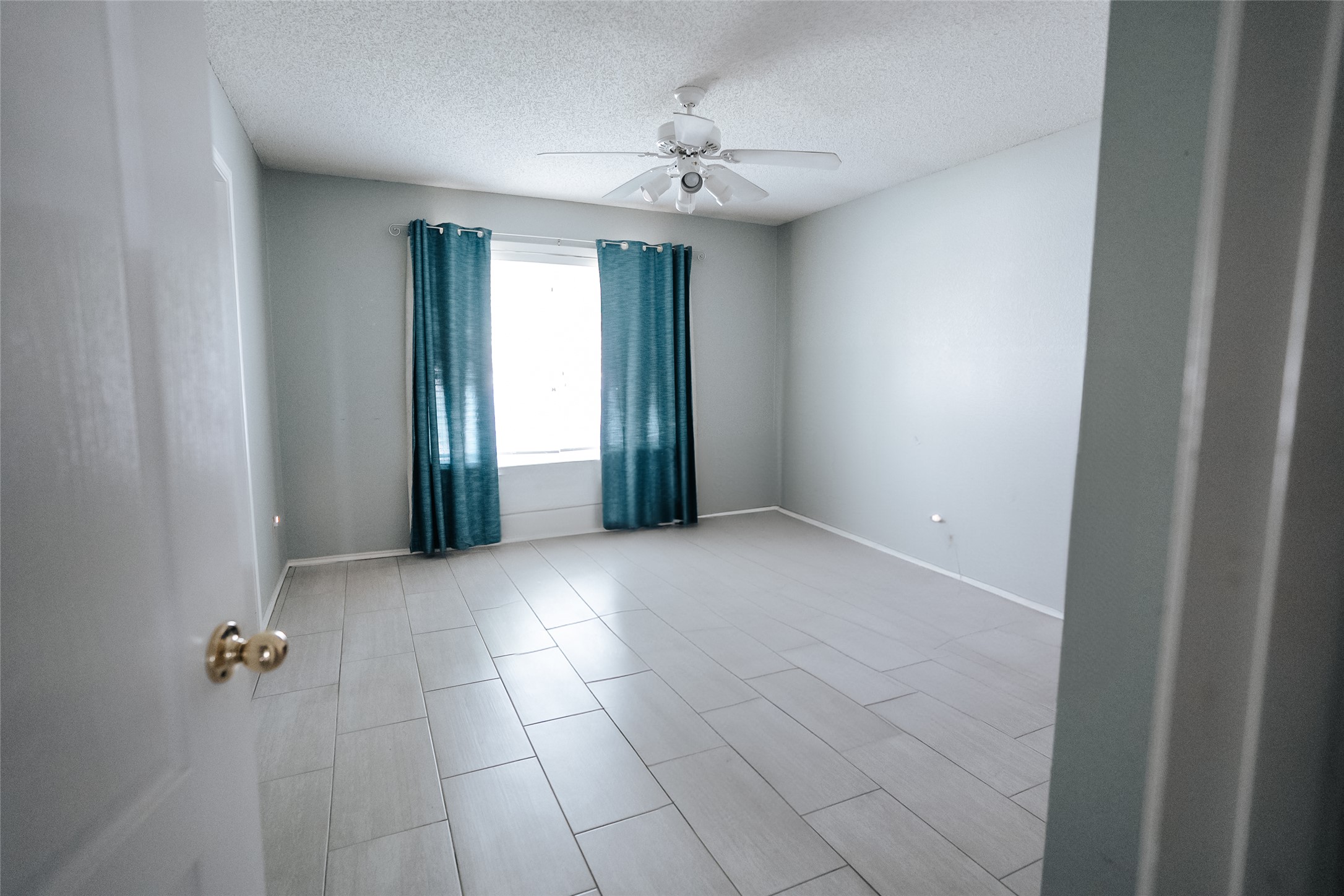 1805 Timber Ridge Drive Cedar Park, TX 78613 - Photo 14 of 21 an empty room with a empty space and a window