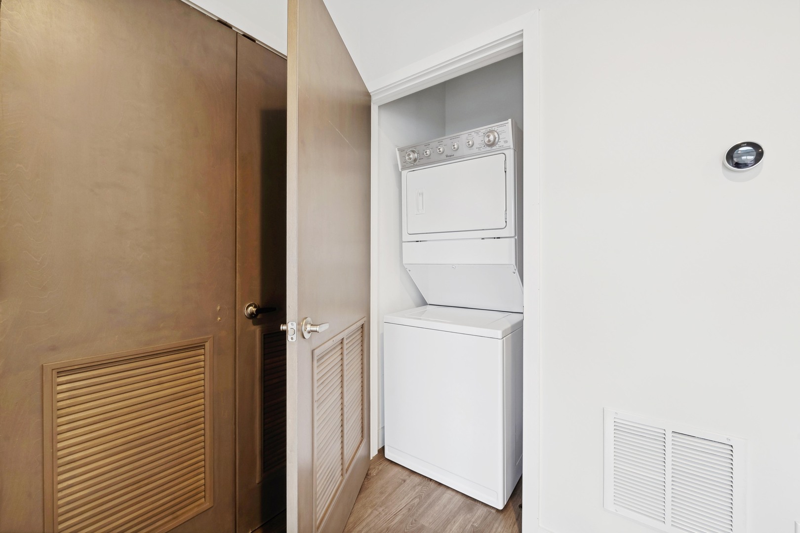 4027 North Broadway, Unit 501 Chicago, IL 60613 - Photo 8 of 14 a view of washer and dryer