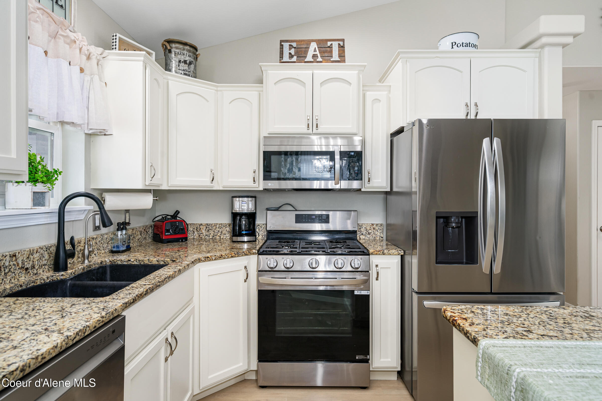 8509 West Grand Teton Street Rathdrum, ID 83858 - Photo 7 of 32 031-8509WestGrandTetonStreet-Rathdrum-ID