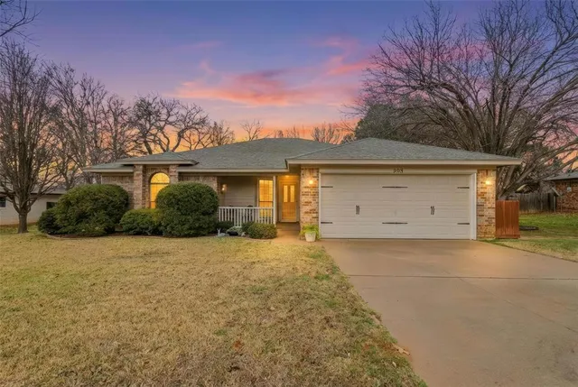 $325,000 | 503 Shady Grove Drive, Granbury, TX 76049
