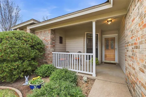 $325,000 | 503 Shady Grove Drive, Granbury, TX 76049