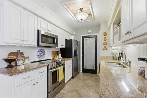 $325,000 | 503 Shady Grove Drive, Granbury, TX 76049