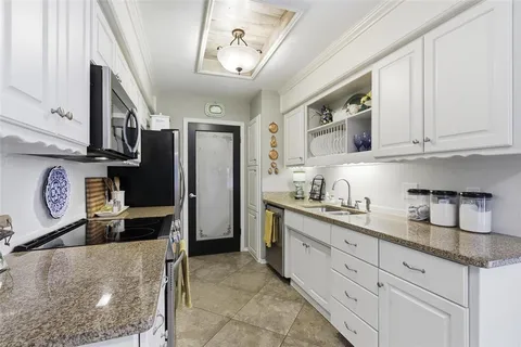 $325,000 | 503 Shady Grove Drive, Granbury, TX 76049