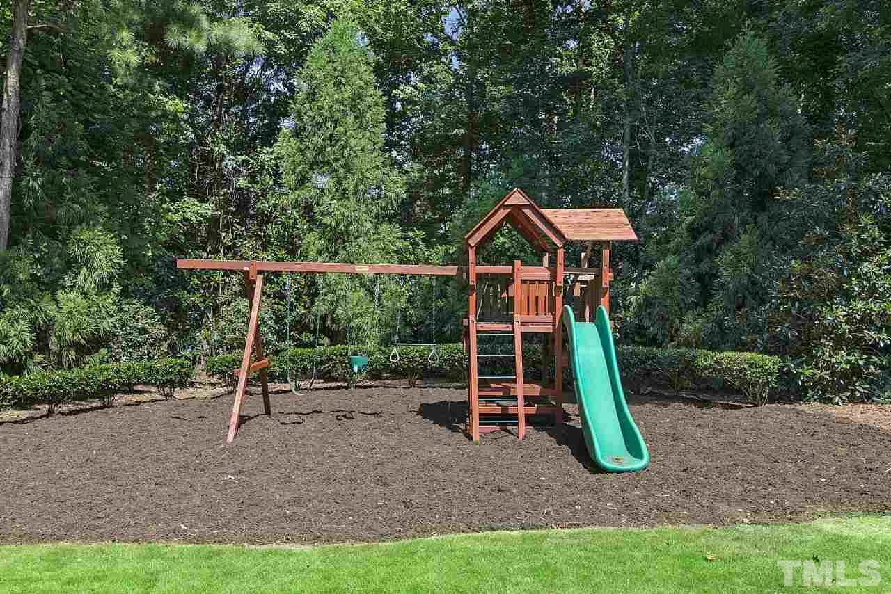 5621 Greenevers Drive Raleigh, NC 27613 - Photo 8 of 19