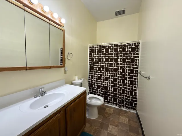 $146,400 | 7 Oak Street, Poseyville, IN 47633