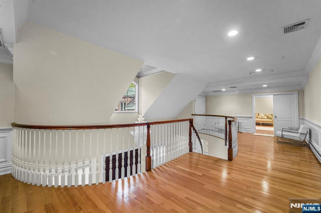 1 Euclid Road Fort Lee, NJ 07024 - Photo 23 of 50