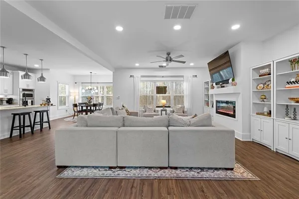 $574,000 | 147 Wolf Crk Cove, LaGrange, GA 30240