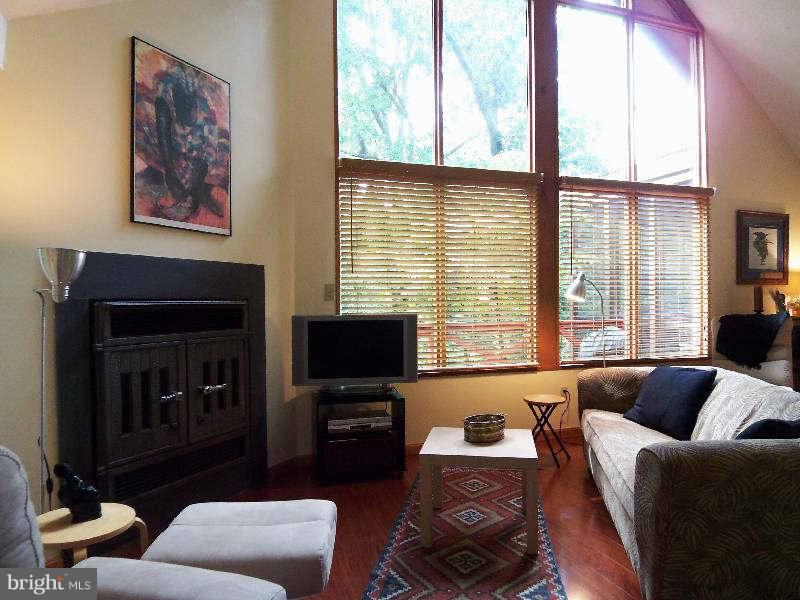 272 Mild Winter Road Hedgesville, WV 25427 - Photo 2 of 30 Family Room