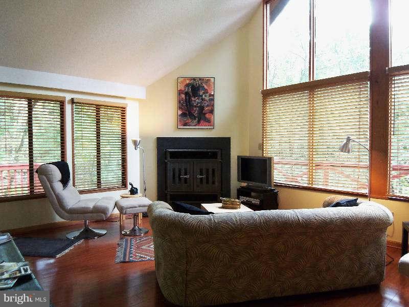 272 Mild Winter Road Hedgesville, WV 25427 - Photo 3 of 30 Family Room