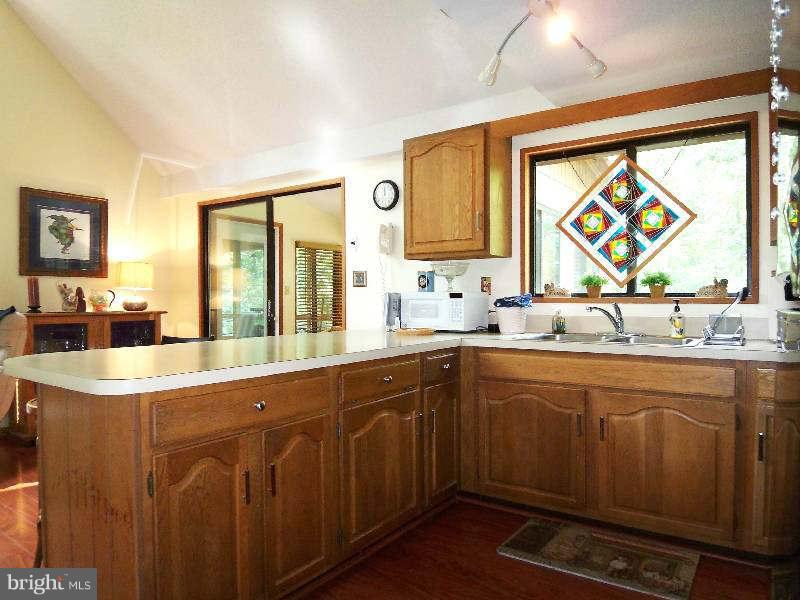 272 Mild Winter Road Hedgesville, WV 25427 - Photo 10 of 30 Kitchen
