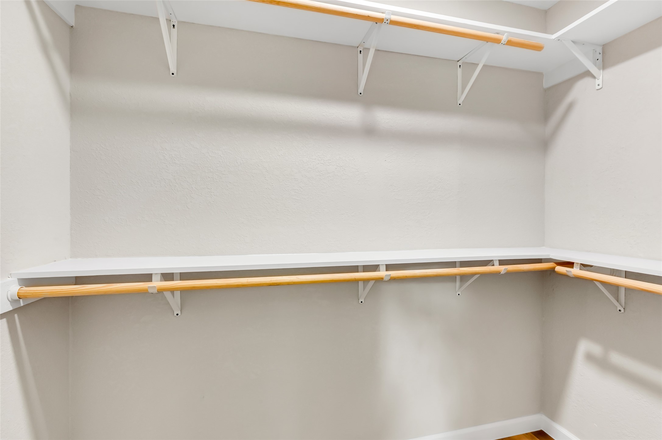 922 Lake Glen Road Houston, TX 77336 - Photo 15 of 27 Good Size Closet For Age Of Home!