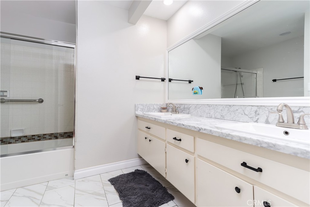 725 San Ramon Drive Fullerton, CA 92835 - Photo 11 of 34 Bath ONE