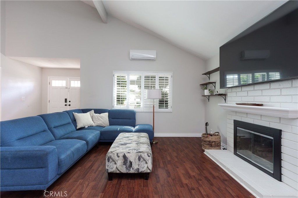 725 San Ramon Drive Fullerton, CA 92835 - Photo 4 of 34 Living room