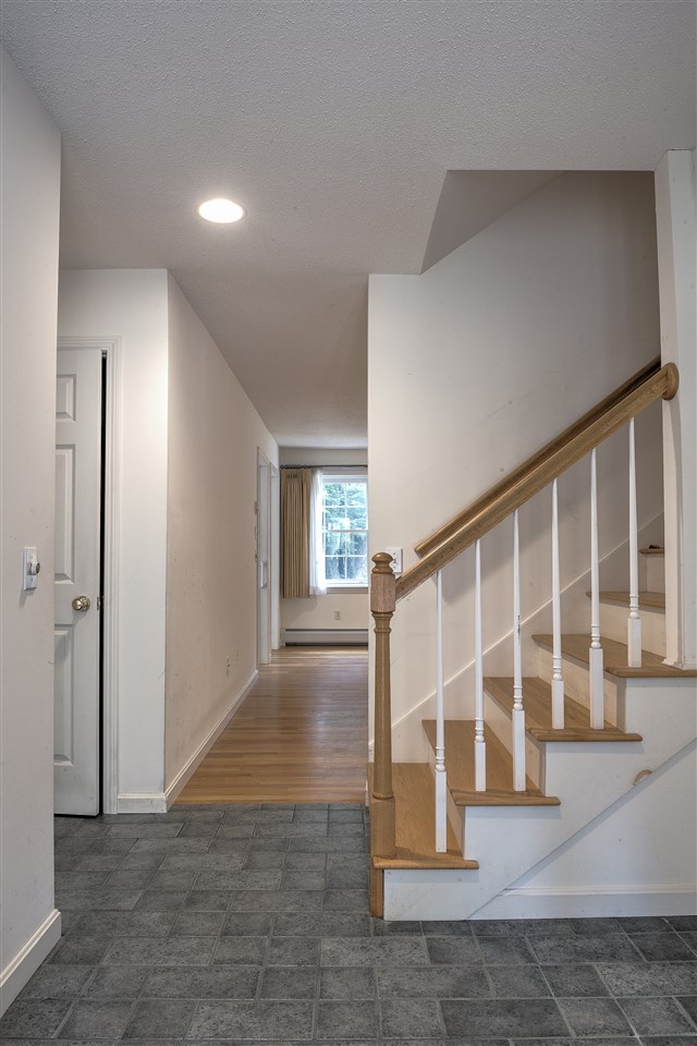 54 Meetinghouse Road Keene, NH 03431 - Photo 5 of 38