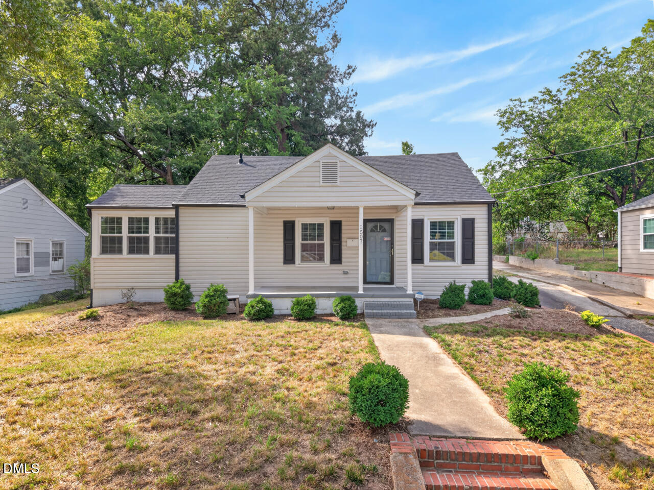 1507 Robinhood Road Durham, NC 27701 - Photo 2 of 45 02 (2)