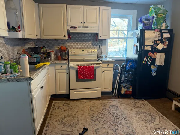 $1,695 | 131-133 Willow Street, Winsted, CT 06098