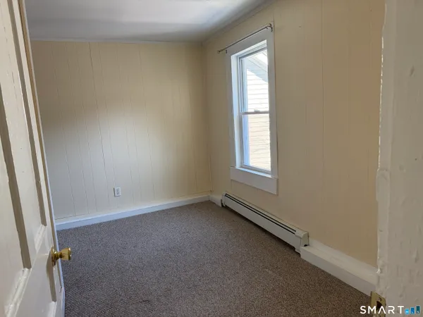 $1,695 | 131-133 Willow Street, Winsted, CT 06098