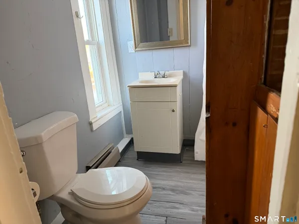 $1,695 | 131-133 Willow Street, Winsted, CT 06098