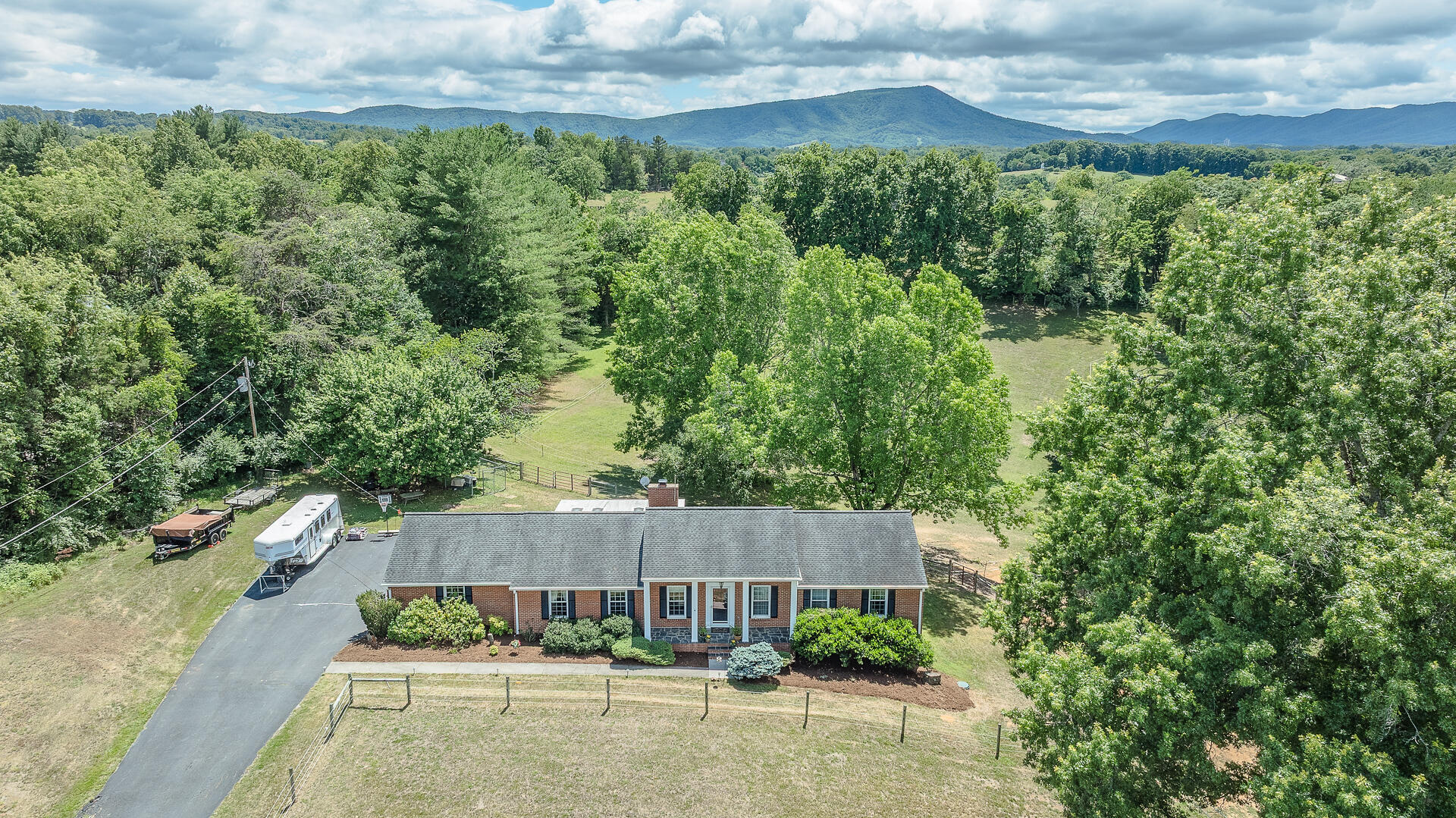 815 Brunswick Forge Road Troutville, VA 24175 - Photo 8 of 70 815 Brunswick Forge Rd-7
