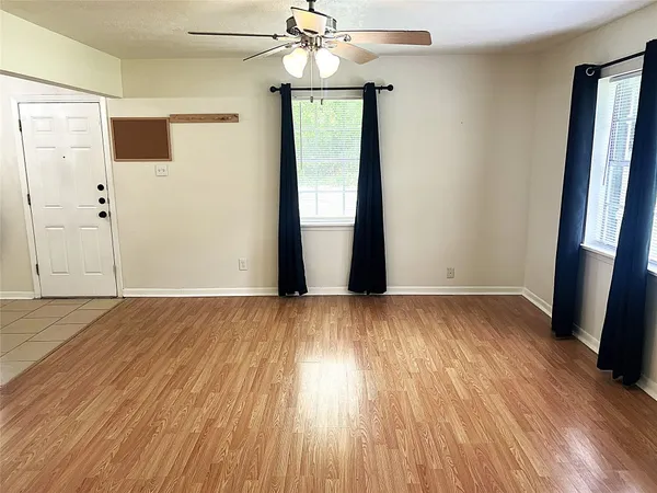 $1,300 | 560 Beverly Drive, Shepherd, TX 77371