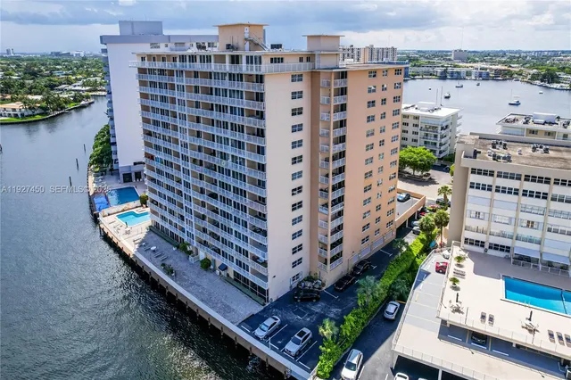 $3,200 | 121 Golden Isles Drive, Unit 607, Hallandale Beach, FL 33009