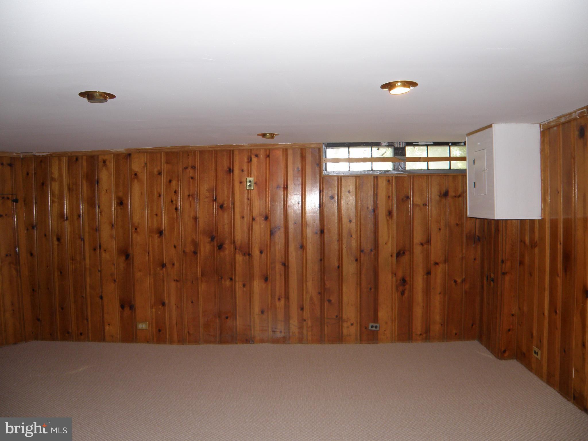 1673 Langford Road Baltimore, MD 21207 - Photo 22 of 26 Family Room