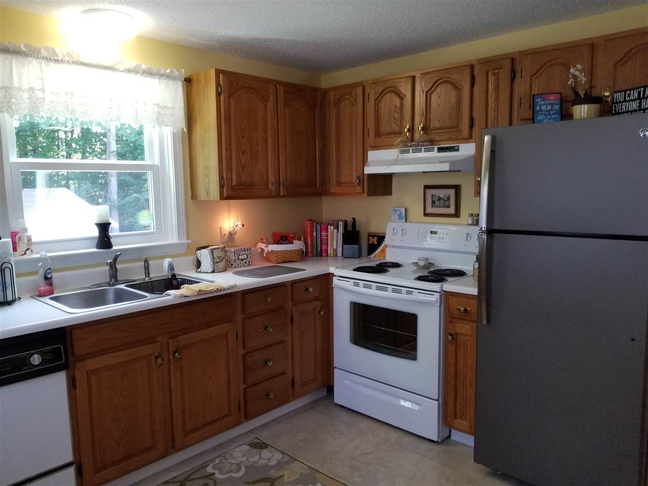 13 Yvonne Street Rochester, NH 03867 - Photo 6 of 15