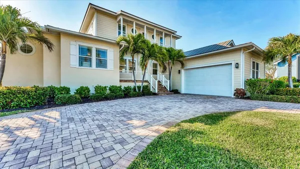 $3,175,000 | 634 Key Royale Drive, Holmes Beach, FL 34217