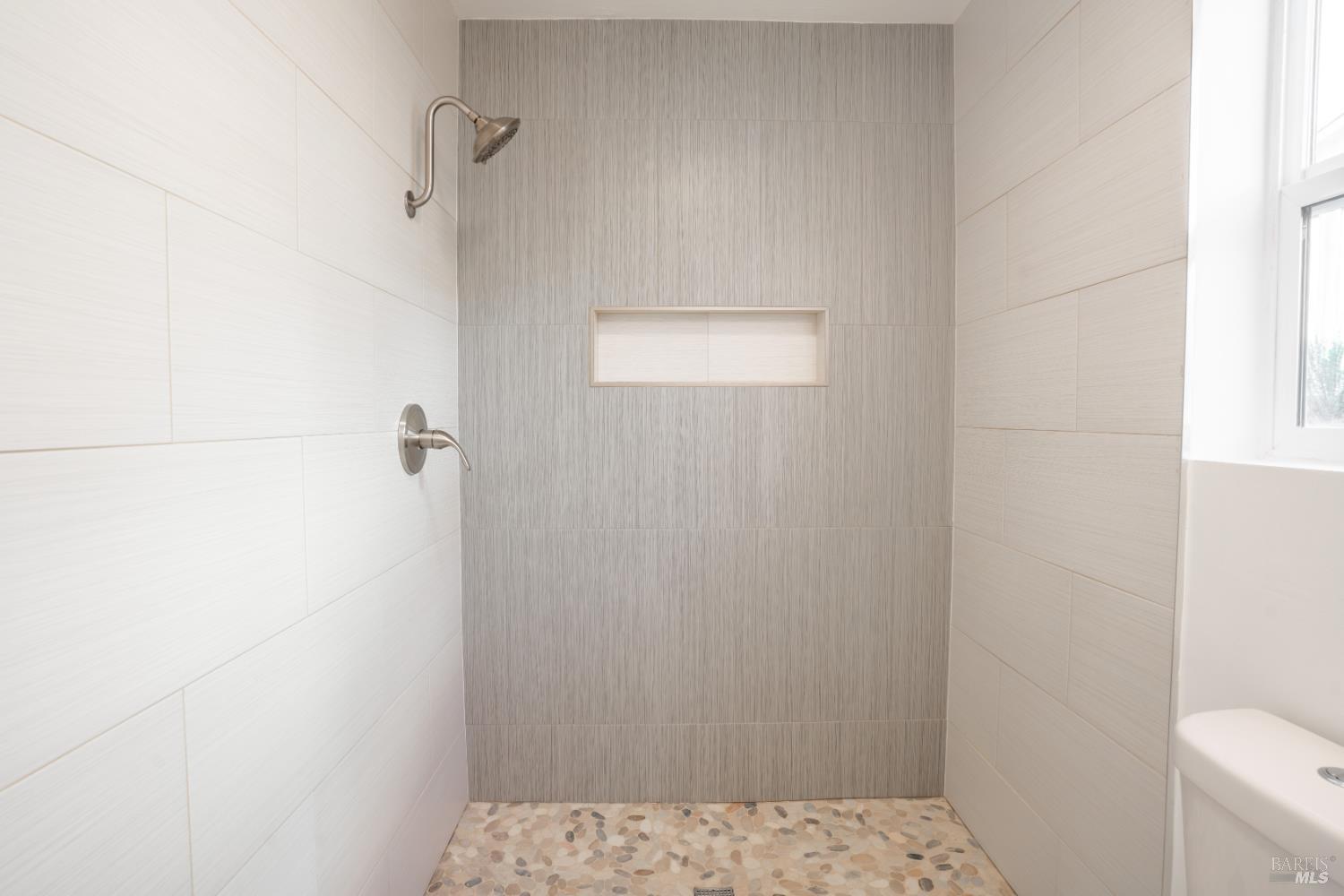 457 Violet Road Hercules, CA 94547 - Photo 7 of 30 Gallery Image 7