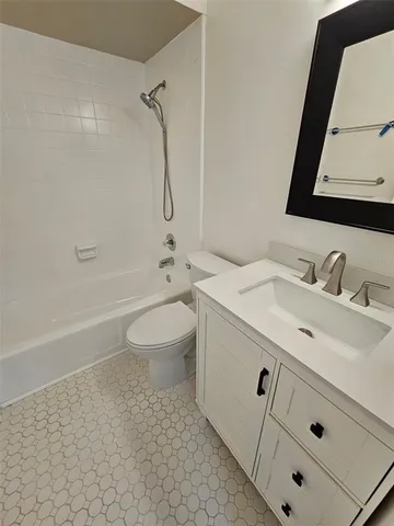 $2,100 | 175 174th Terrace East, Unit 1, Redington Shores, FL 33708