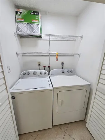 $2,100 | 175 174th Terrace East, Unit 1, Redington Shores, FL 33708