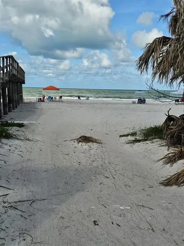 $2,100 | 175 174th Terrace East, Unit 1, Redington Shores, FL 33708