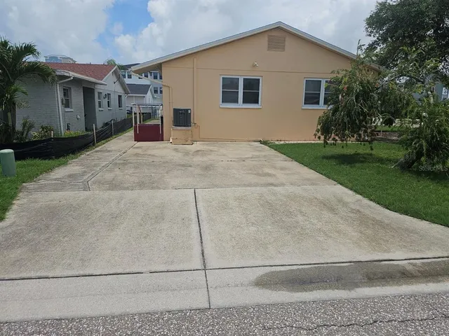 $2,100 | 175 174th Terrace East, Unit 1, Redington Shores, FL 33708