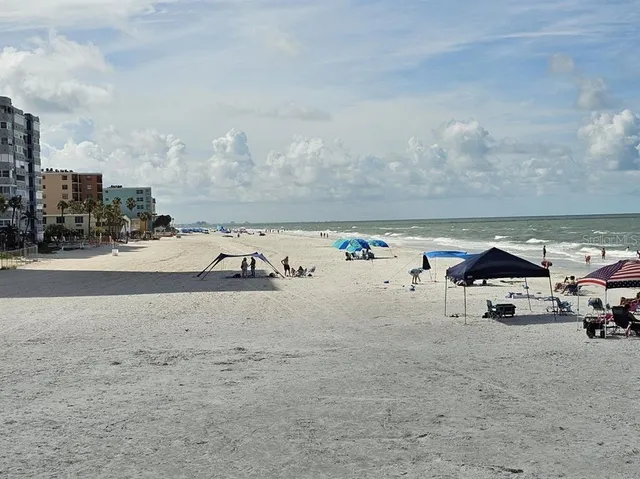 $2,100 | 175 174th Terrace East, Unit 1, Redington Shores, FL 33708