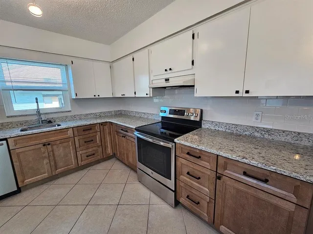 $2,100 | 175 174th Terrace East, Unit 1, Redington Shores, FL 33708
