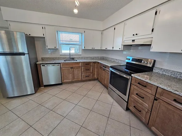 $2,100 | 175 174th Terrace East, Unit 1, Redington Shores, FL 33708