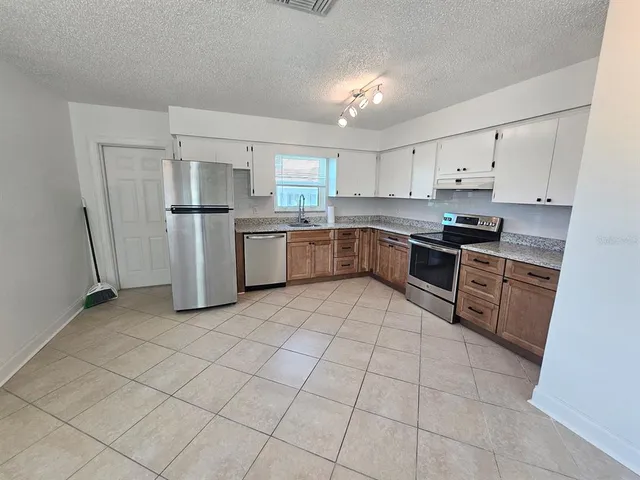 $2,100 | 175 174th Terrace East, Unit 1, Redington Shores, FL 33708