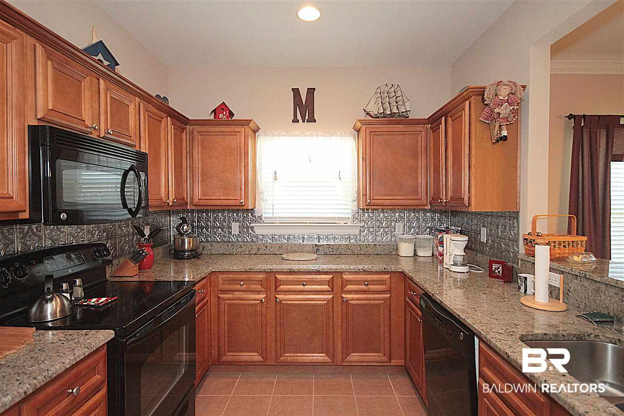16945 Prado Loop Loxley, AL 36551 - Photo 18 of 31 Kitchen